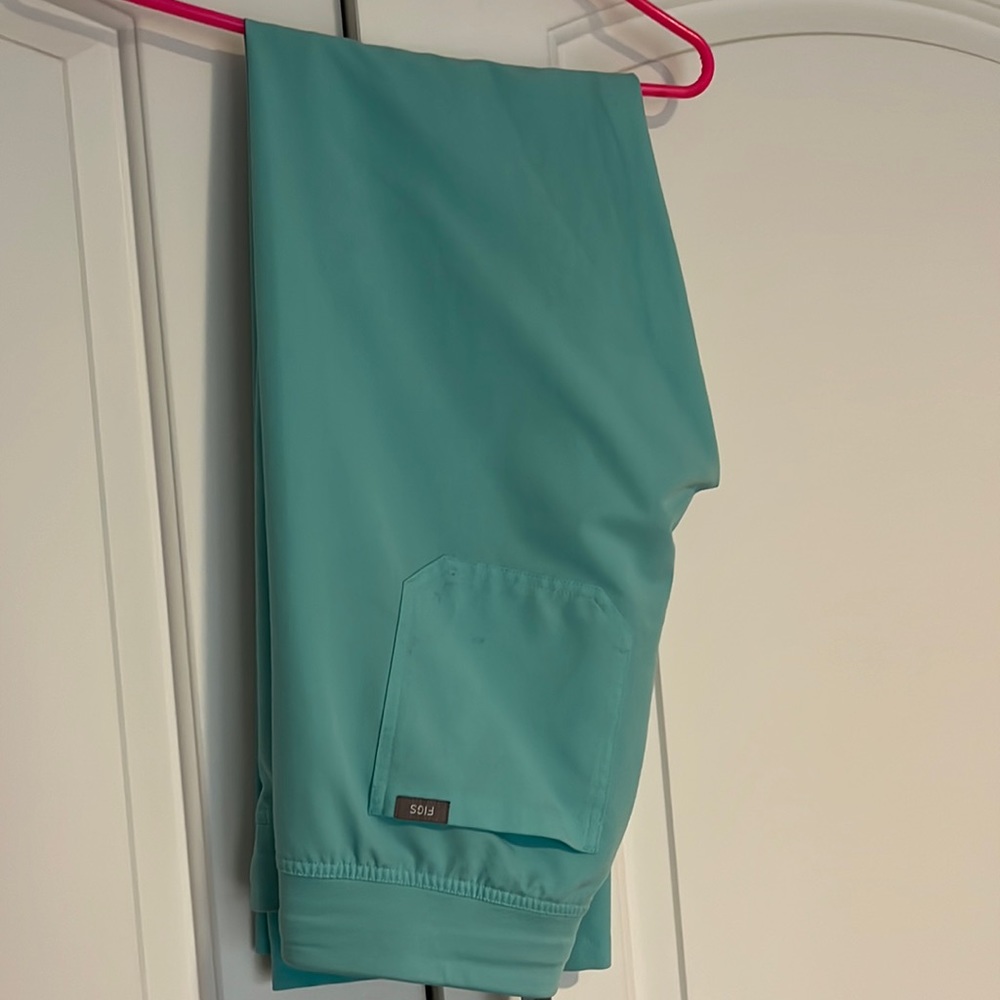 Figs Medium Tall Fresh Aqua Livingston scrub pants